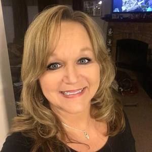 Meet your Posher, Dena